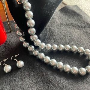 Pearl Jewelry Set earrings and necklace Brand New In Package